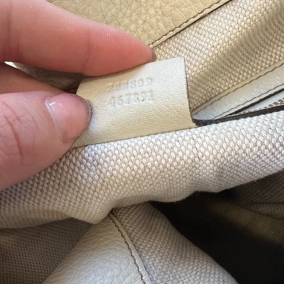 Gucci Pebbled Calfskin Soho Shoulder Bag Off White - Picture 14 of 15